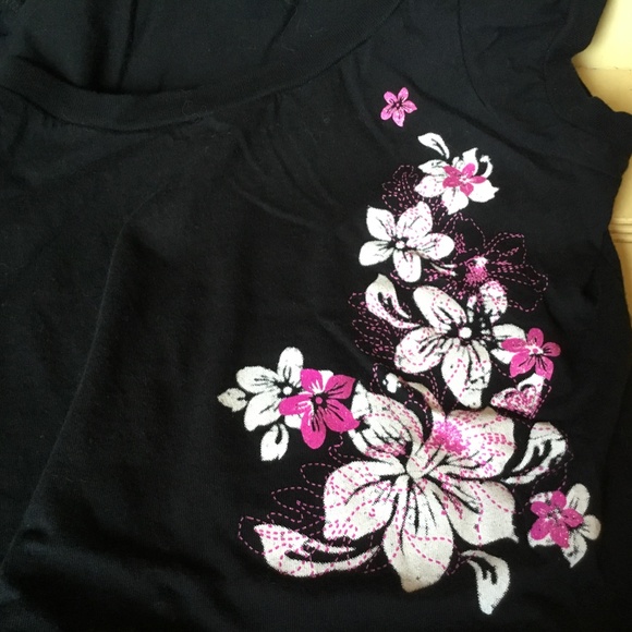 ROXY LG BLACK SCOOPED NECK SHORT SLEEVE T-SHIRT - Picture 4 of 6